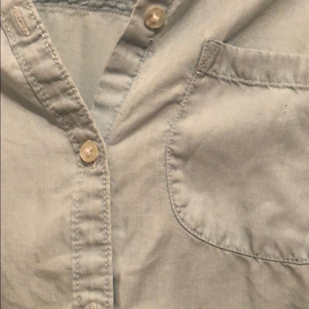 American Eagle Light Denim Button Down - Picture 4 of 4